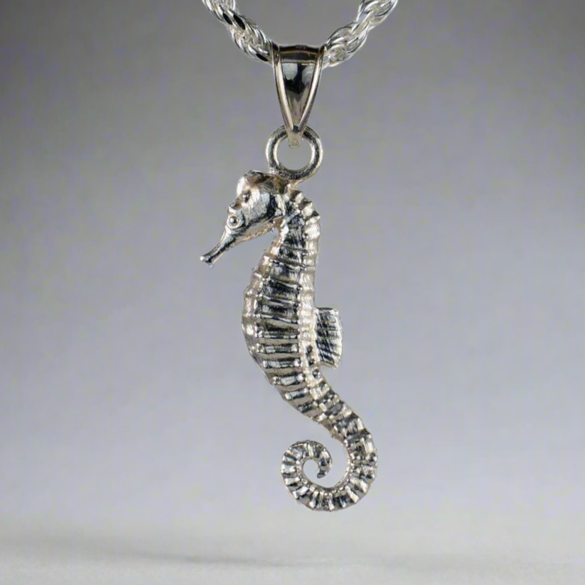 Seahorse Pendant - Medium