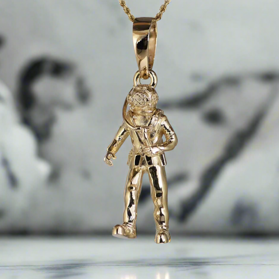 Hard Hat Standard Diver Pendant - Large